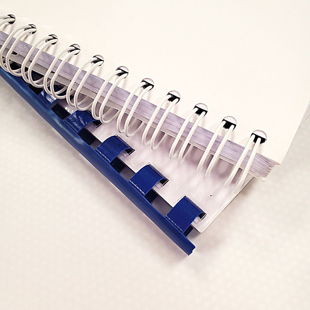 reliures plastiques ou métalliques